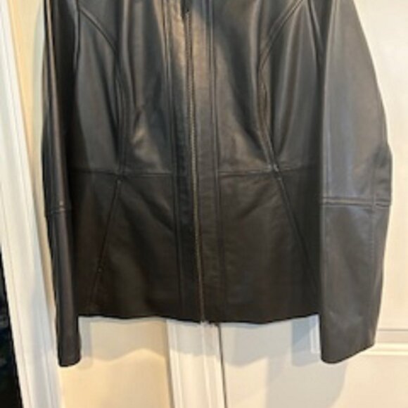 Women's Leather Jacket Black Brand: Investments Med. Shell: Genuine Lamb Leather - Picture 2 of 6